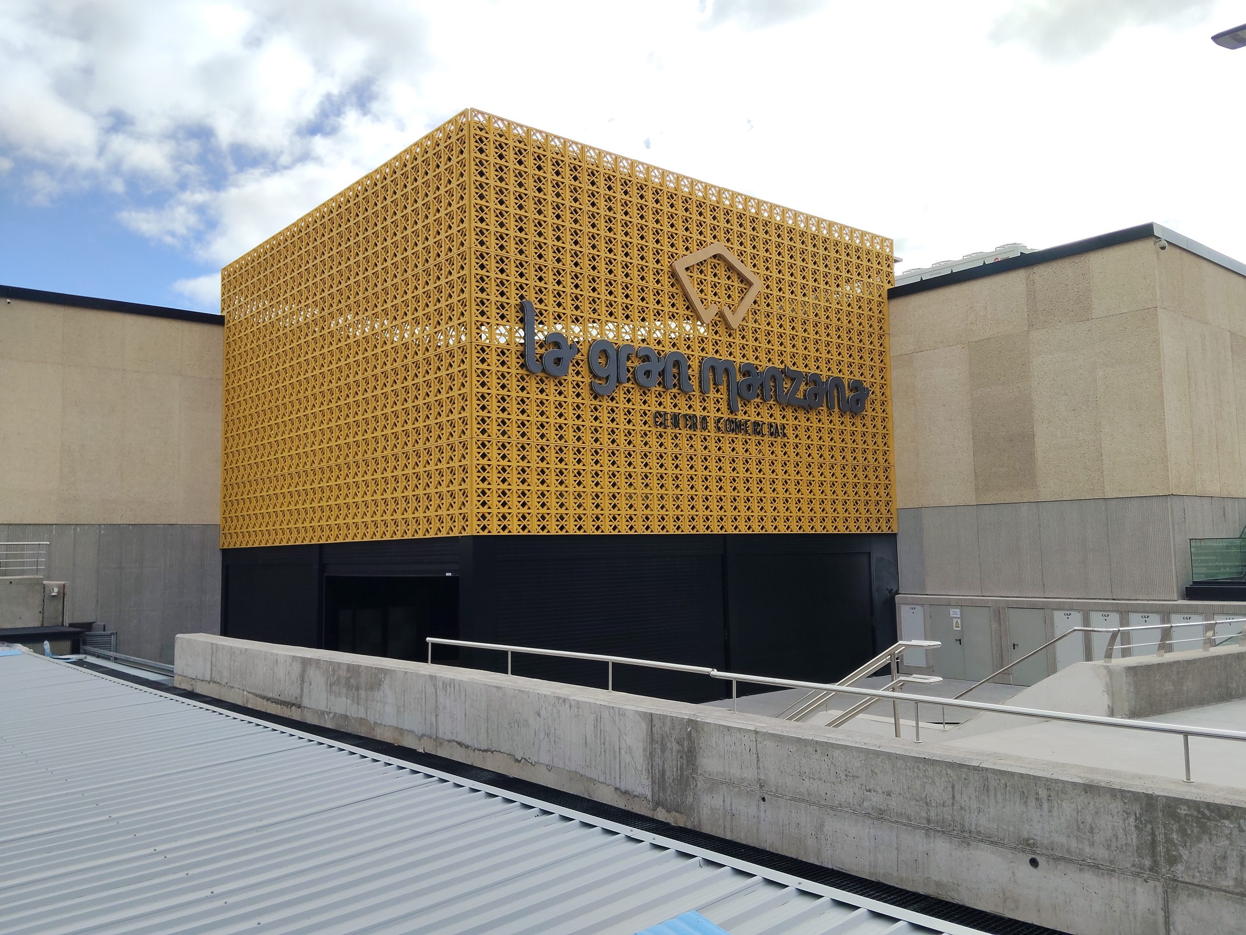 Ejecución de Centro Comercial Gran Manzana en Las Chafiras, San Miguel de Abona.